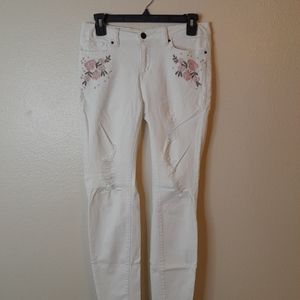 Womens Angel Kiss White Floral Embroidered Distressed Jeans 7 Pre-owned